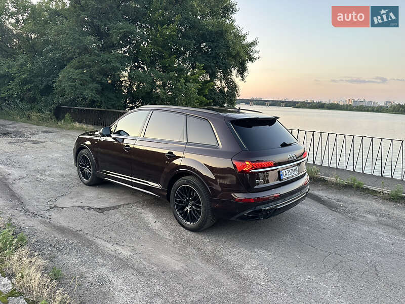Позашляховик / Кросовер Audi Q7 2020 в Львові