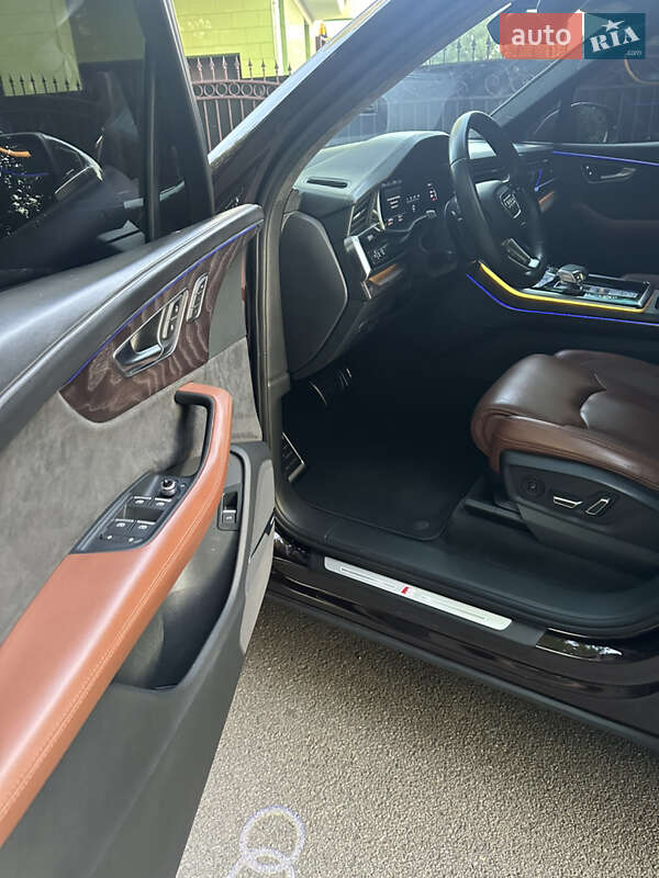 Позашляховик / Кросовер Audi Q7 2020 в Львові