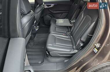 Внедорожник / Кроссовер Audi Q7 2016 в 