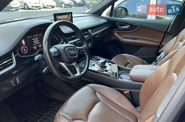 Позашляховик / Кросовер Audi Q7 2016 в 