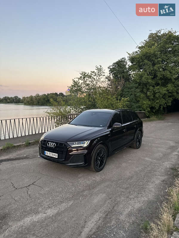 Позашляховик / Кросовер Audi Q7 2020 в Львові