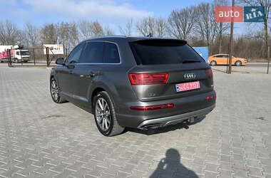 Внедорожник / Кроссовер Audi Q7 2018 в 