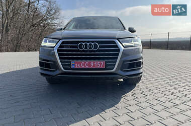 Внедорожник / Кроссовер Audi Q7 2018 в 