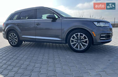 Внедорожник / Кроссовер Audi Q7 2018 в 