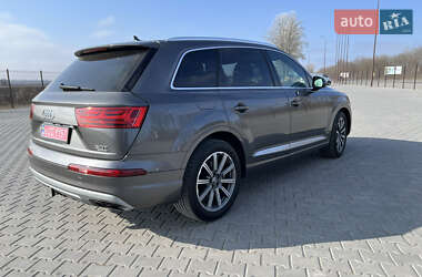 Внедорожник / Кроссовер Audi Q7 2018 в 