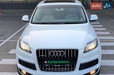 Позашляховик / Кросовер Audi Q7 2013 в 