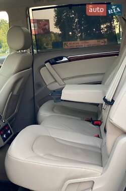 Позашляховик / Кросовер Audi Q7 2013 в 