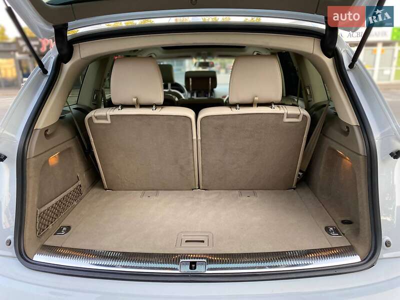 Позашляховик / Кросовер Audi Q7 2013 в Києві