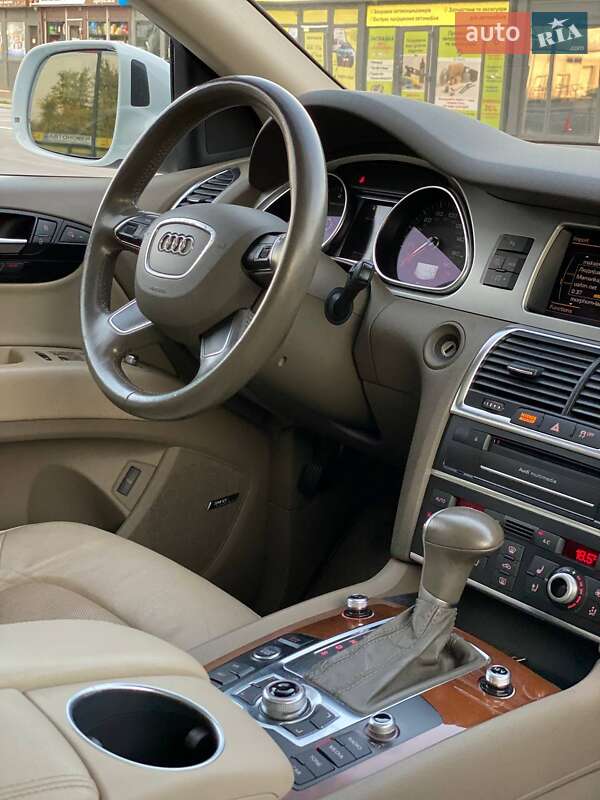 Позашляховик / Кросовер Audi Q7 2013 в Києві