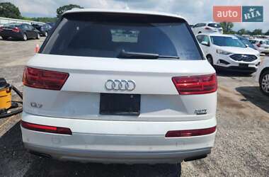 Позашляховик / Кросовер Audi Q7 2018 в 