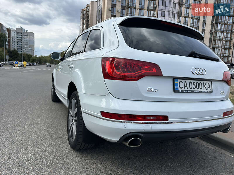 Позашляховик / Кросовер Audi Q7 2013 в Черкасах