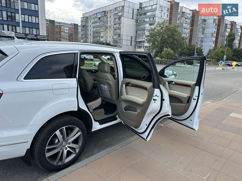Позашляховик / Кросовер Audi Q7 2013 в Черкасах