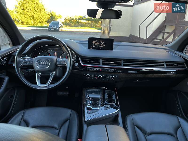 Позашляховик / Кросовер Audi Q7 2016 в Рівному
