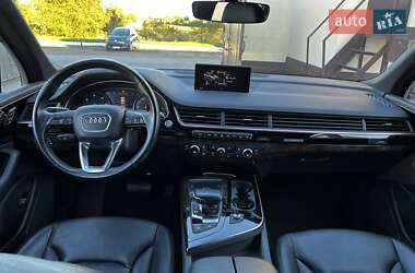 Позашляховик / Кросовер Audi Q7 2016 в 