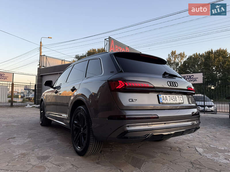 Внедорожник / Кроссовер Audi Q7 2020 в Киеве