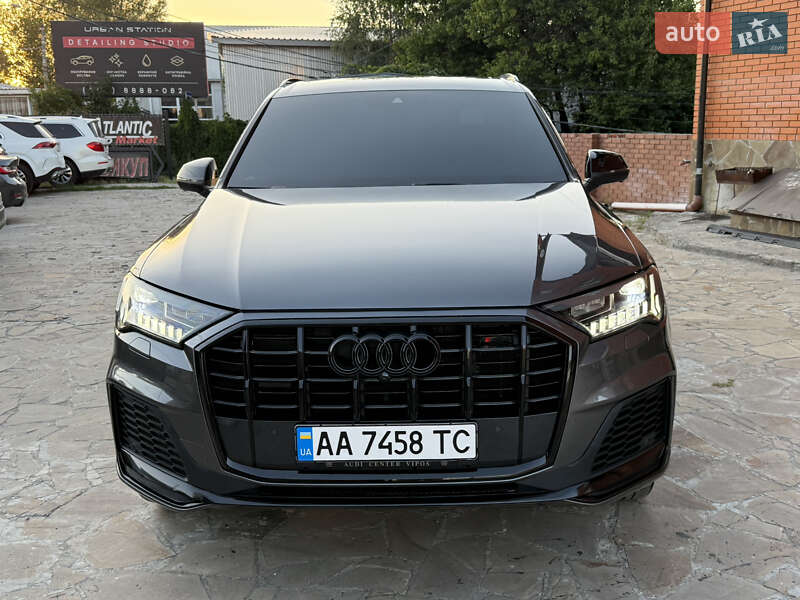 Внедорожник / Кроссовер Audi Q7 2020 в Киеве