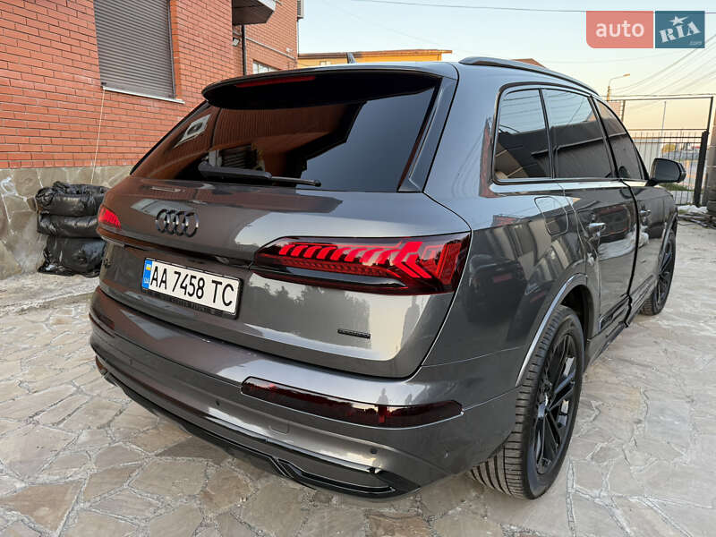 Внедорожник / Кроссовер Audi Q7 2020 в Киеве