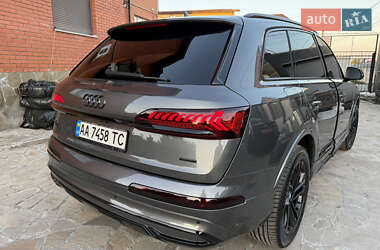 Внедорожник / Кроссовер Audi Q7 2020 в 