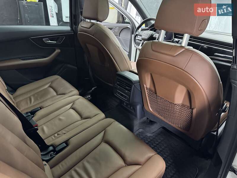 Внедорожник / Кроссовер Audi Q7 2020 в Днепре