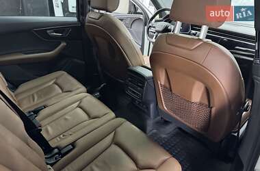 Внедорожник / Кроссовер Audi Q7 2020 в 