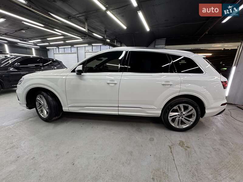 Внедорожник / Кроссовер Audi Q7 2020 в Днепре
