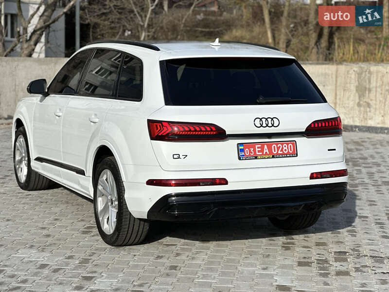 Позашляховик / Кросовер Audi Q7 2021 в Києві