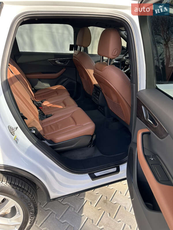 Позашляховик / Кросовер Audi Q7 2021 в Києві