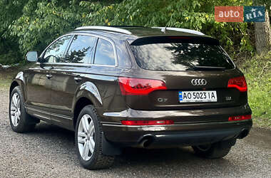 Позашляховик / Кросовер Audi Q7 2009 в 
