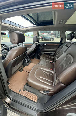 Позашляховик / Кросовер Audi Q7 2009 в 