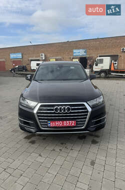 Внедорожник / Кроссовер Audi Q7 2018 в 