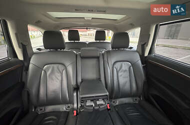 Позашляховик / Кросовер Audi Q7 2015 в 