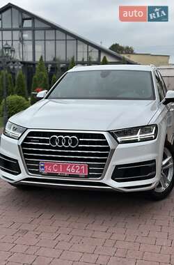 Позашляховик / Кросовер Audi Q7 2017 в 