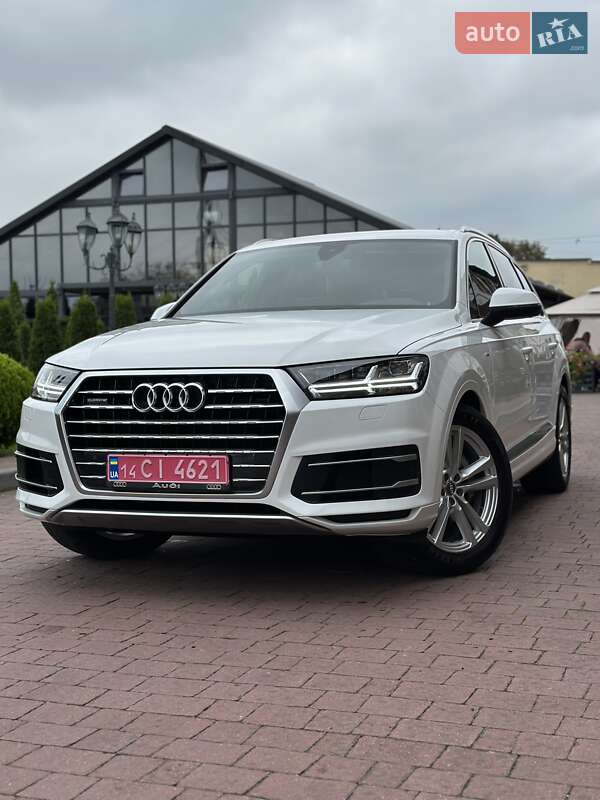 Позашляховик / Кросовер Audi Q7 2017 в Стрию