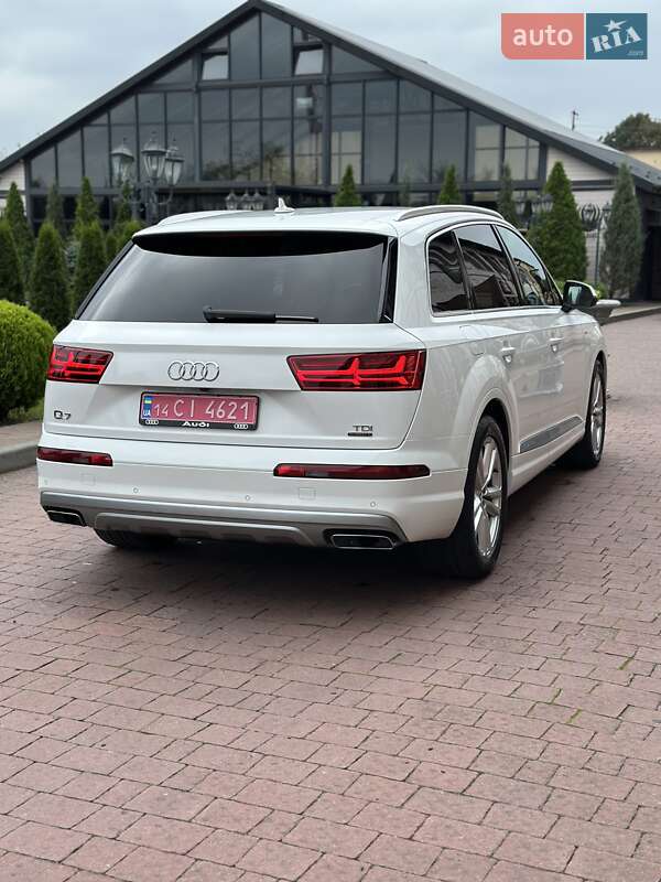 Позашляховик / Кросовер Audi Q7 2017 в Стрию