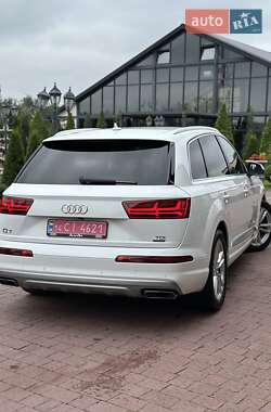 Позашляховик / Кросовер Audi Q7 2017 в 
