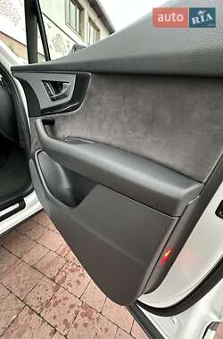 Позашляховик / Кросовер Audi Q7 2017 в 
