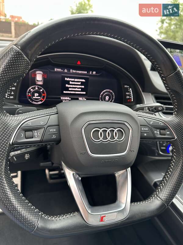 Позашляховик / Кросовер Audi Q7 2017 в Стрию
