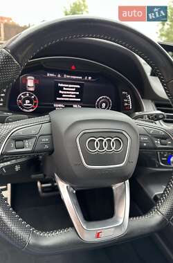 Позашляховик / Кросовер Audi Q7 2017 в 