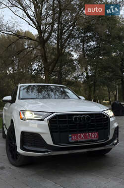 Позашляховик / Кросовер Audi Q7 2020 в 