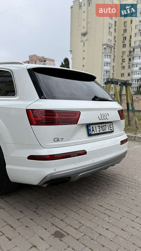 Внедорожник / Кроссовер Audi Q7 2016 в Киеве