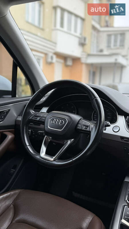 Внедорожник / Кроссовер Audi Q7 2016 в Киеве
