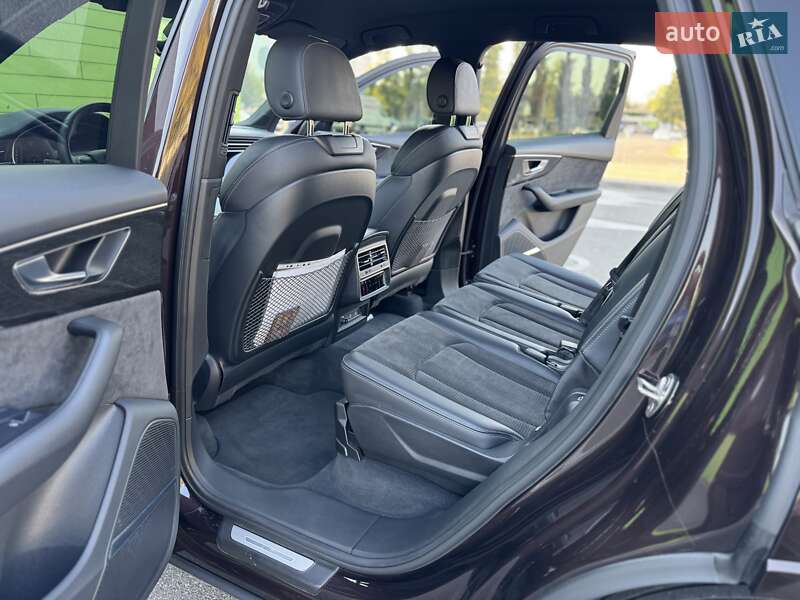 Позашляховик / Кросовер Audi Q7 2022 в Києві