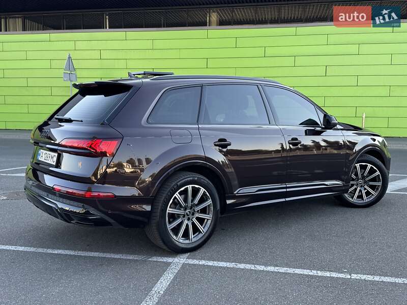 Позашляховик / Кросовер Audi Q7 2022 в Києві