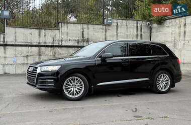 Позашляховик / Кросовер Audi Q7 2015 в 