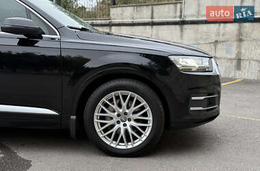 Позашляховик / Кросовер Audi Q7 2015 в 