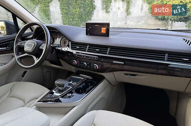 Позашляховик / Кросовер Audi Q7 2015 в 