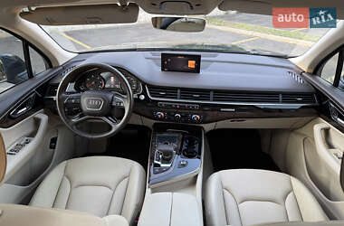 Позашляховик / Кросовер Audi Q7 2015 в 
