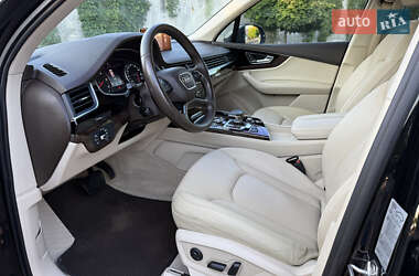 Позашляховик / Кросовер Audi Q7 2015 в 