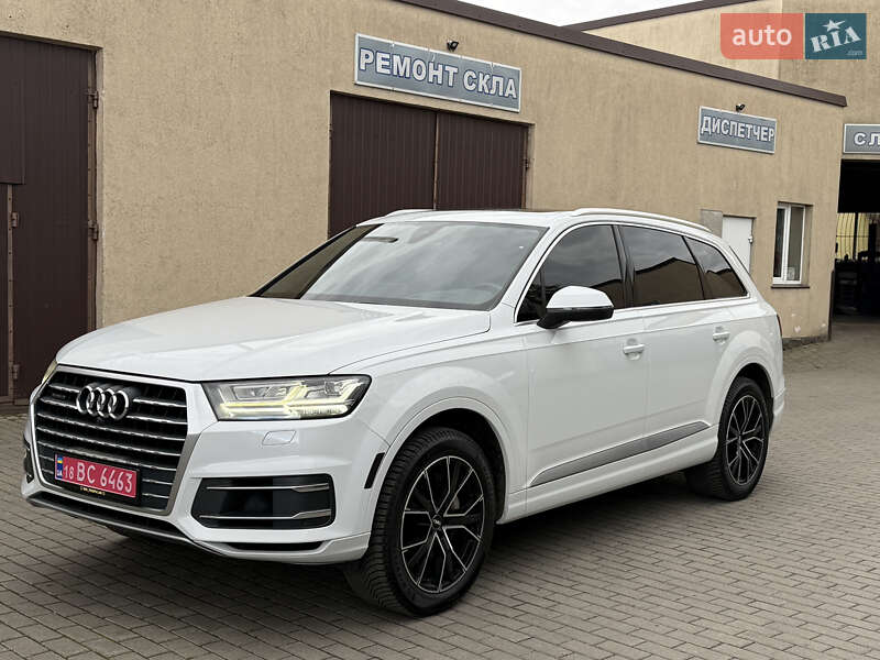 Внедорожник / Кроссовер Audi Q7 2017 в Владимире