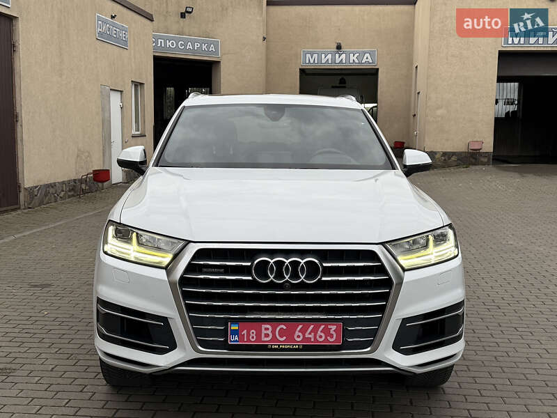 Внедорожник / Кроссовер Audi Q7 2017 в Владимире